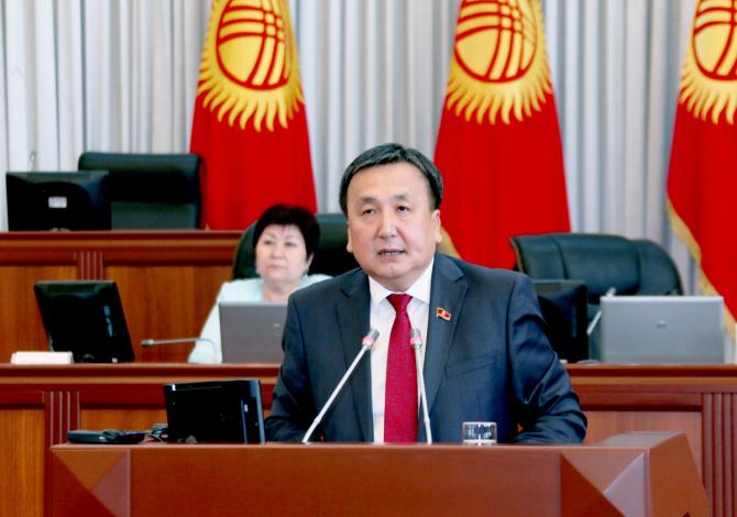 Кыргызстан входит в ЕАЭС с учетом национальных интересов, - спикер ЖК А.Жээнбеков — Tazabek