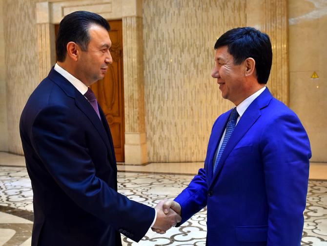 Несмотря на кризис в мире, есть большие предпосылки для развития сотрудничества Кыргызстана и Таджикистана, - премьер К.Расулзода — Tazabek