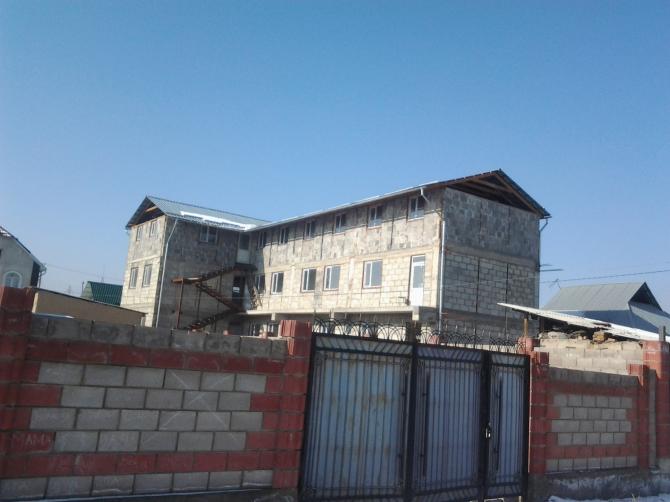 Госэкотехинспекция в жилмассиве «Кара-Жыгач» выявила незаконное строительство трехэтажного жилого дома (фото) — Tazabek