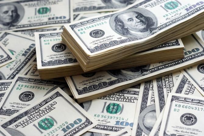 Доллар UP: Очередной исторический максимум — доллар поднялся до 73,2 сома — Tazabek