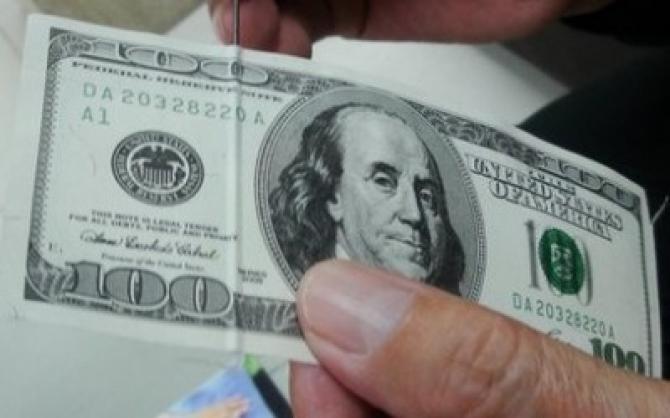 На рынок Бишкека в оборот выбросили 60 тыс. высококачественных фальшивых долларов США из Турции — Tazabek