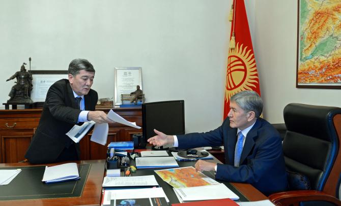 Президент А.Атамбаев заслушал информацию Минтранскома о мерах по продвижению проекта строительства железной дороги Кыргызстан — Китай — Tazabek