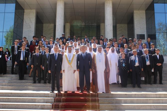 Фоторепортаж — Делегация ОАЭ во главе с министром энергетики. Кулуары — Tazabek