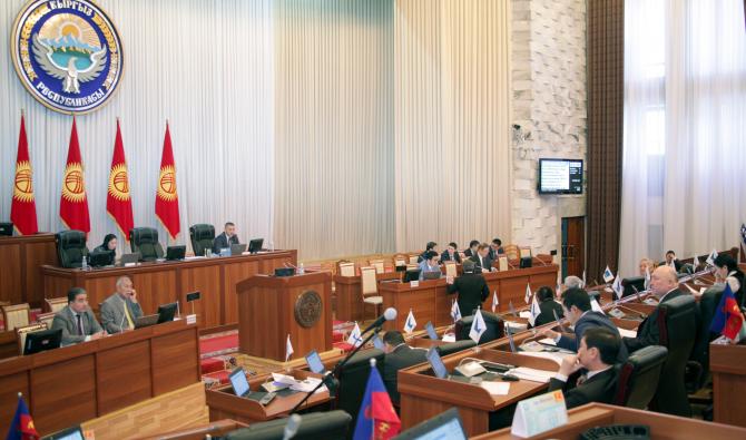 Жогорку Кенеш одобрил присоединение Кыргызстана к договору о ЕАЭС — Tazabek