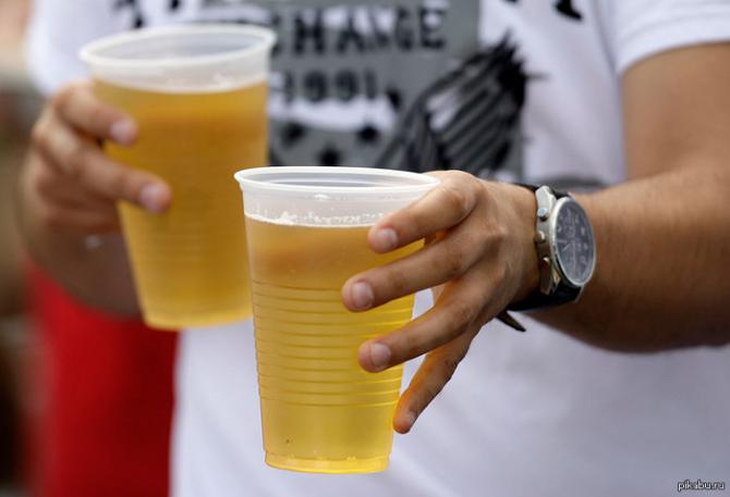 39 депутатов предлагают запретить продажу водки на розлив и пива в пластиковой таре, из которой в пиво выделяется яд — Tazabek