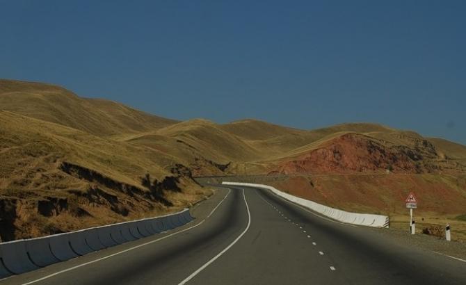 Правительство прорабатывает строительство альтернативной дороги для разгрузки трассы Бишкек—Кара-Балта — Tazabek