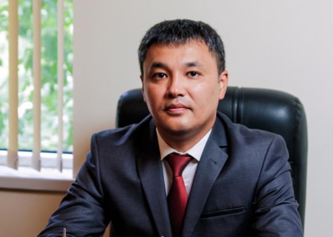Есть необходимость в разработке программы по дедолларизации экономики Кыргызстана, - замминистра Д.Иманалиев (интервью) — Tazabek