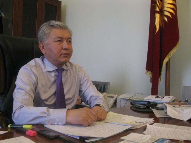 Глава комитета ЖК по транспорту И.Омуркулов поднял вопрос дальнейшей судьбы «Кыргызпочтасы» — Tazabek
