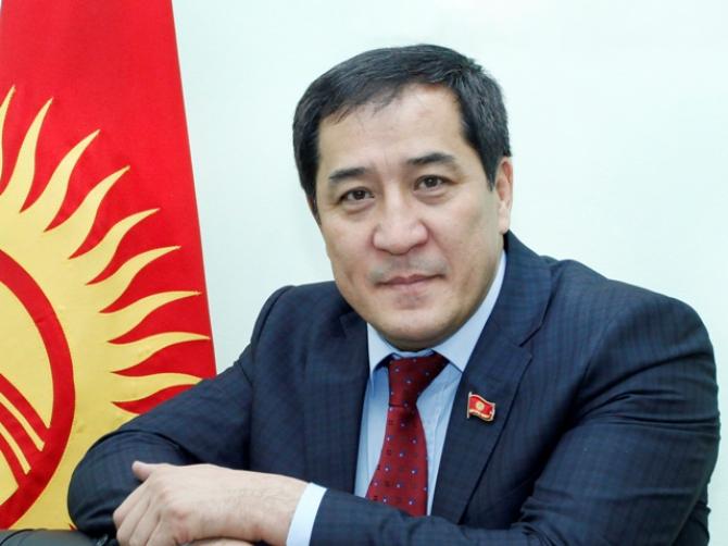 Мировые цены на ГСМ падают, только в Кыргызстане остается высокая цена, - депутат — Tazabek
