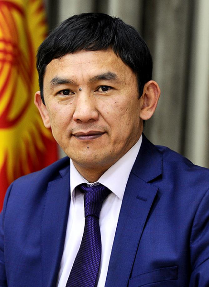 На территорию Кыргызстана контрабандным путем завозятся ГСМ, мука и цемент, - глава Госантимонополии — Tazabek