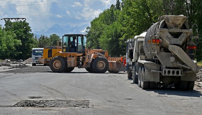 Минфину поручено выделить Минтрансу финансовые средства для ремонта ряда автодорог Бишкека — Tazabek