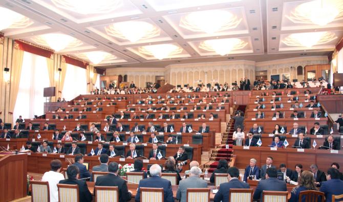 Какие депутаты ЖК в I чтении одобрили законопроект, отменяющий НДС на импорт зерна пшеницы до 2020 года? (поименное голосование) — Tazabek
