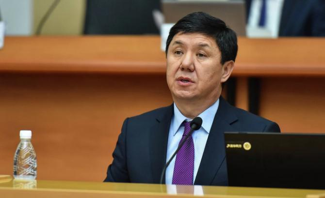 Премьер посоветовал чиновникам закупать только нужные вещи — Tazabek