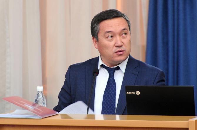 Чтобы ввезти товар в Кыргызстан, предпринимателю теперь нужно отметиться в Налоговой, - глава ГНС З.Осмонов — Tazabek