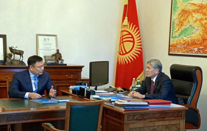 Президент А.Атамбаев обсудил с главой Госгеологии Д.Зилалиевым перспективы горнодобывающей отрасли — Tazabek