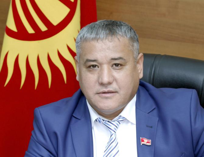Депутат порекомендовал правительству обратить внимание на состояние дорог в Караколе — Tazabek