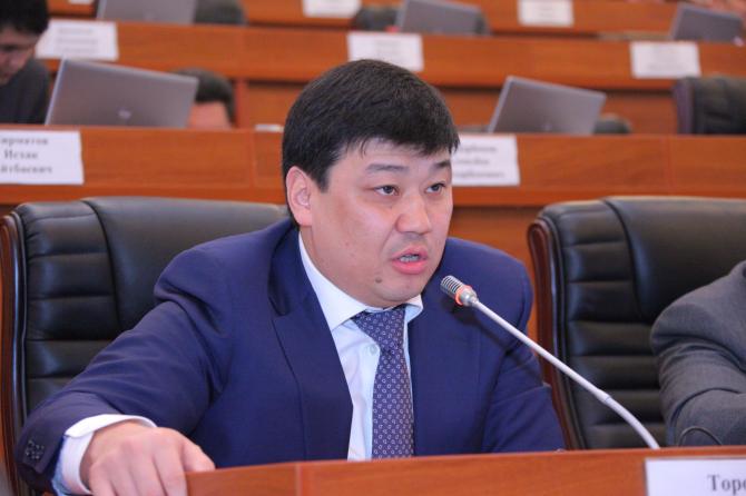 Депутат Б.Торобаев заявил о коалиционном кризисе — Tazabek