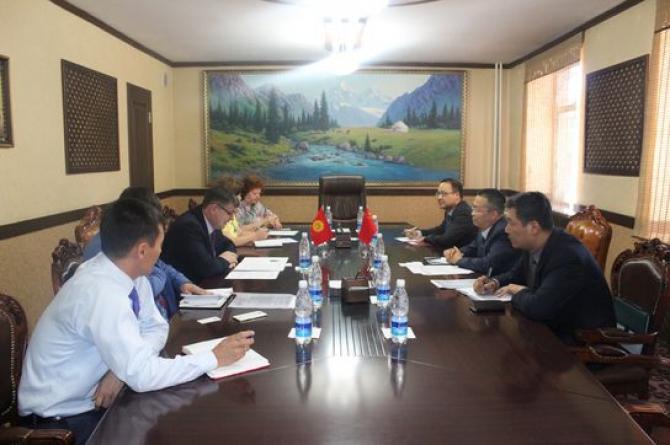 Китай предложил Кыргызстану создать банк данных о совместных реализуемых проектах — Tazabek
