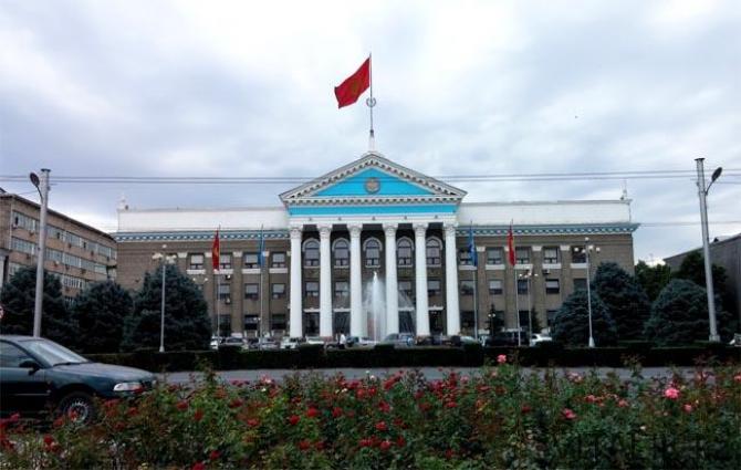 В Бишкеке есть 316 предприятий, из них простаивают 16, - вице-мэр — Tazabek