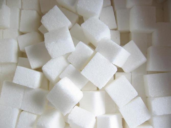 Правительство предложило установить ввозную пошлину на сахар из Украины в $340 за тонну — Tazabek