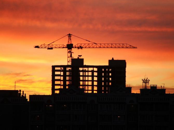 Эксперт В.Игнатов считает, что строителям нужно переключиться с элитного жилья на социальное — Tazabek
