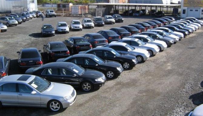 Ряд автоперевозчиков намерен обратиться в суд для решения вопроса с нерастаможенными автомобилями — Tazabek