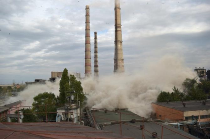 Видео — Как вблизи выглядел взрыв 100-метровой трубы на ТЭЦ Бишкека? — Tazabek
