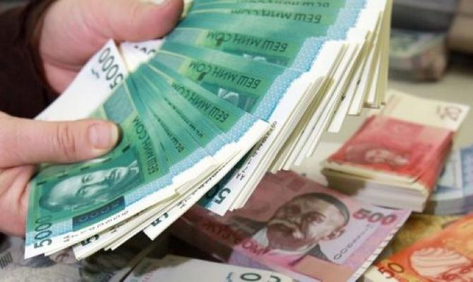 В правительстве в 2016 году прогнозируют среднемесячную зарплату в 14,9 тыс. сомов — Tazabek