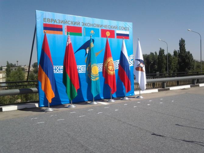 Кыргызстан может недополучить порядка 3 млрд сомов из-за ситуации в ЕАЭС — Tazabek