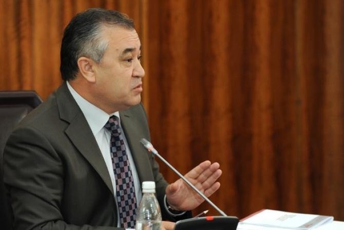 Депутат О.Текебаев поинтересовался у Минэкономики, будут ли созданы другие холдинги по секторам, кроме Нацэнергохолдинга — Tazabek