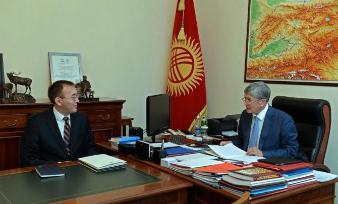А.Атамбаев: Задачей НБКР является не только поддержание стабильности сома, но и обеспечение доступа предпринимателей и фермеров к дешевым кредитам — Tazabek