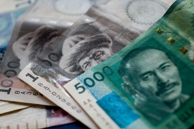 «Курс валют»: Доллар США, рубль и тенге незначительно подешевели — Tazabek