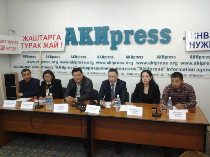 Члены гражданского движения «За доступное жилье» о спорах между А.Малабаевым и Т.Сариевым: Премьер оказался «козлом отпущения» — Tazabek