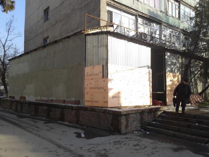 В жилом доме по улице Байтик Баатыра ведется незаконное перепрофилирование помещений под объект общественного назначения — Tazabek