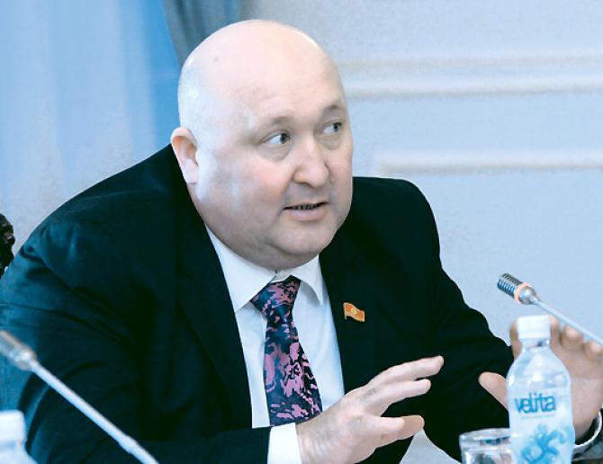 Депутат Б.Кадыров сравнил Минэкономики с просящими подаяние — Tazabek