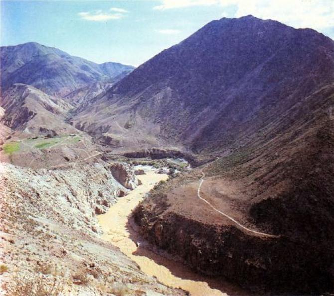 По определенной Кыргызстаном мощности КАГЭС-1 в 1860 МВт высота плотины составляет 256 метров — Tazabek