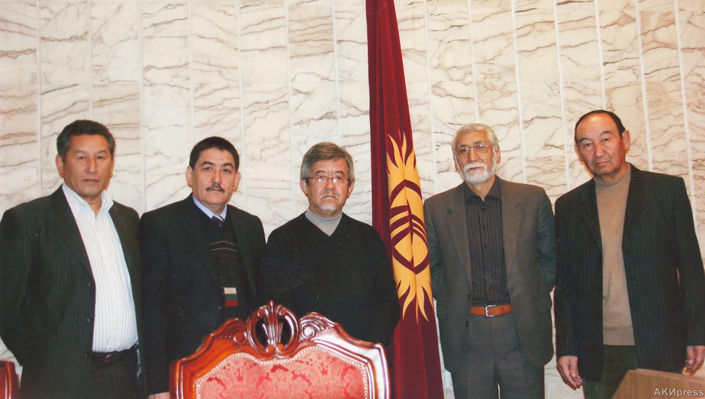 Авторы флага Кыргызской Республики