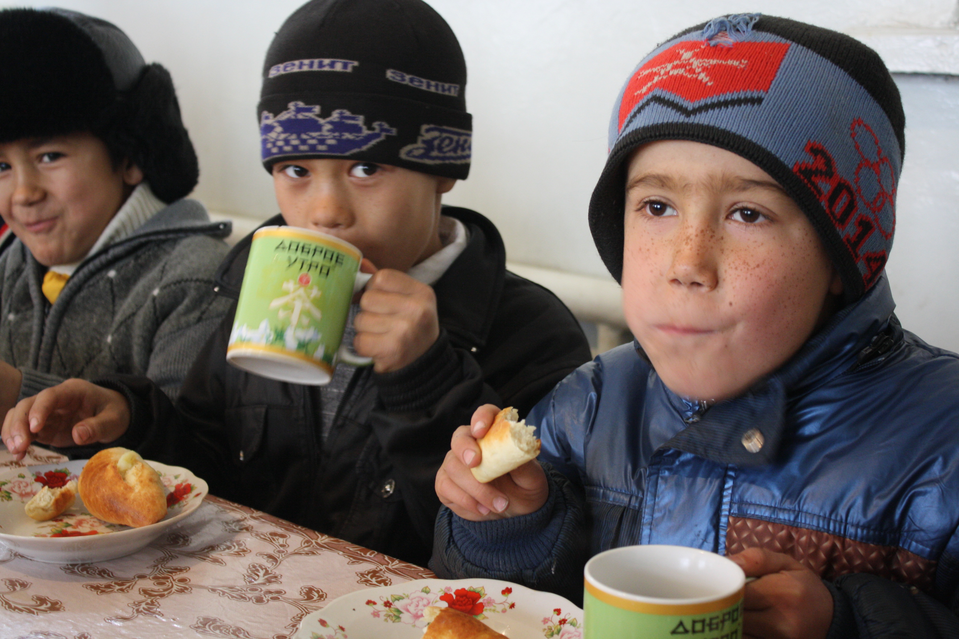 Маленький киргиз. Маленький киргизский мальчик. Фото маленького киргиза. Вари в Нурабаде.