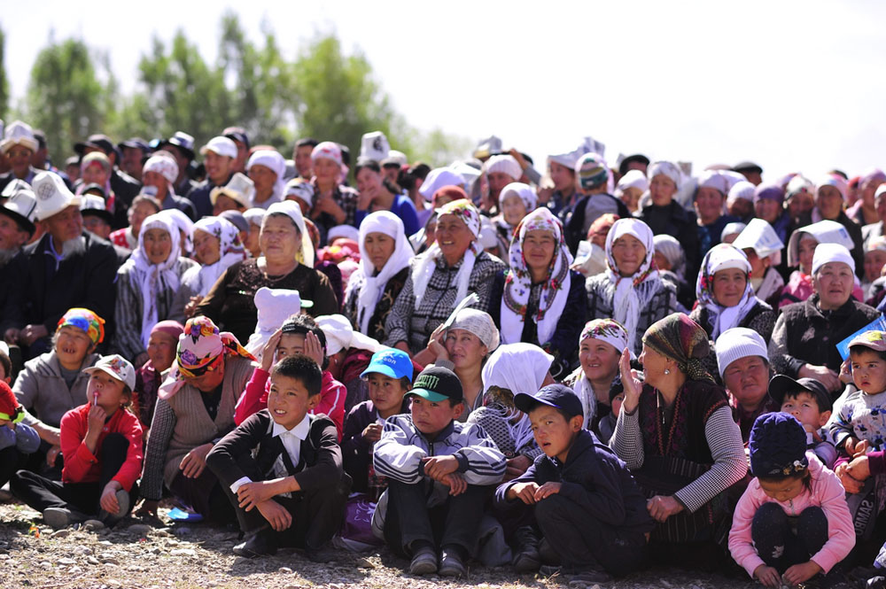 Киргизия население численность. Чон Алайский район Ошская область. Чон Алай району. Туризм в Ошской области. Кыргызстан жители.