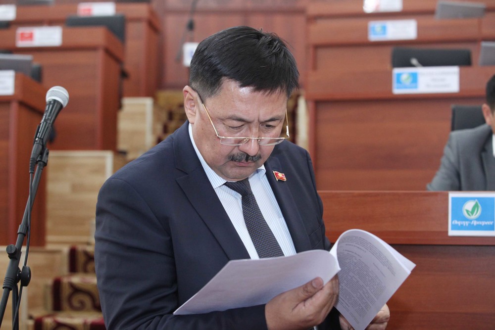 Депутат Алмазбек Токторов («Кыргызстан»)