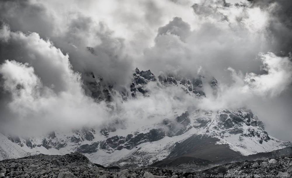 Ледник Нгозумпа, непальские Гималаи