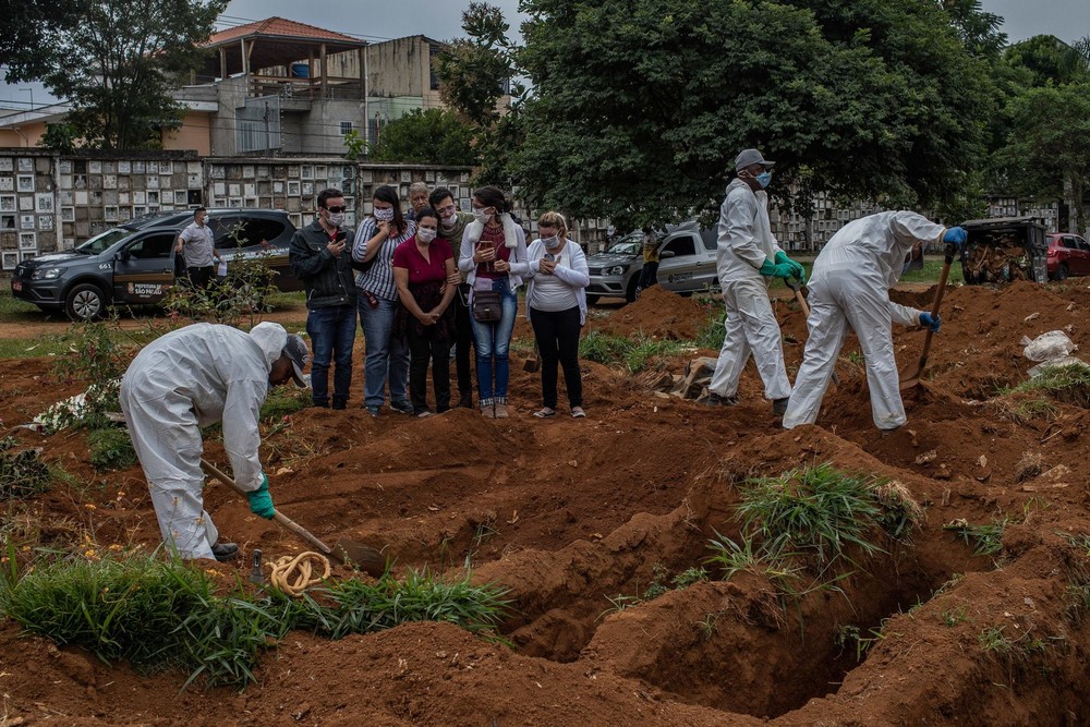 Коронавирусные похороны в Бразилии