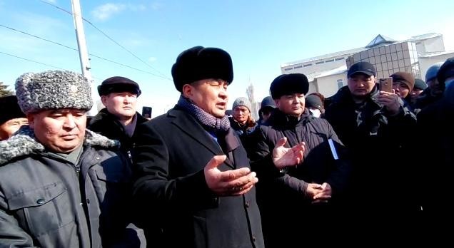 Сабыркул Ашимбаев на встрече с жителями