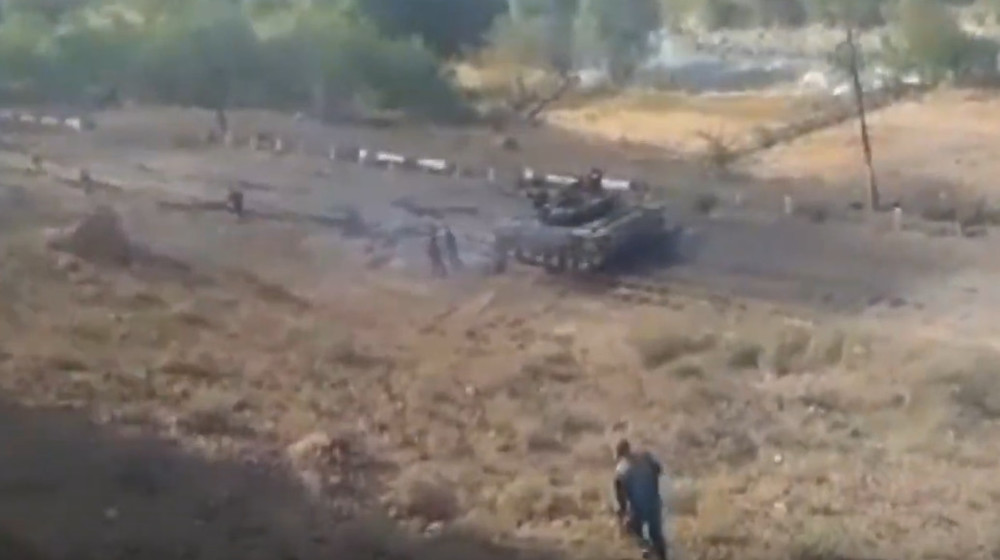Тяжелая бронетехника РТ. Кадр из видео на границе, снятое и распространяемое таджикской стороной