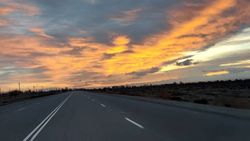 Красивый рассвет на Иссык-Куле. Фото