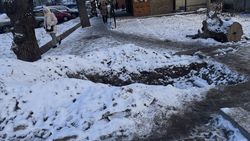 На Киевской раскопали тротуар и не восстановили. Фото