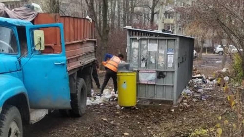 «Тазалык» вывез мусор на Саманчина после жалобы горожанина. Фото