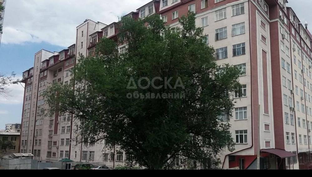 Продаю 1-комнатную квартиру, 50кв. м., этаж - 3/10, Боконбаева/Орозбекова.