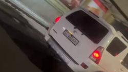 «Toyota 4Runner» едет по встречке. Видео