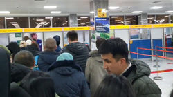 Пассажир жалуется на работу пограничников в аэропорту «Манас». Видео
